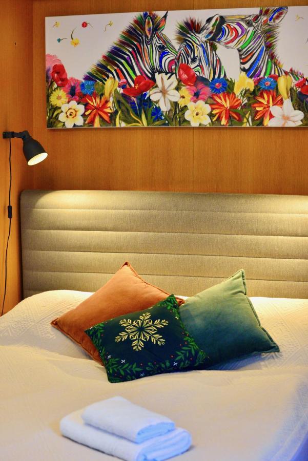 Charming With Balcony In Hip & Trendy Margareten Виена Екстериор снимка