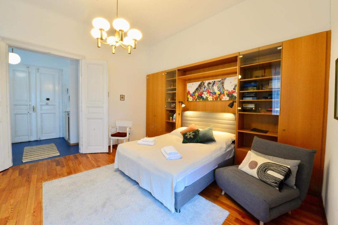 Charming With Balcony In Hip & Trendy Margareten Виена Екстериор снимка