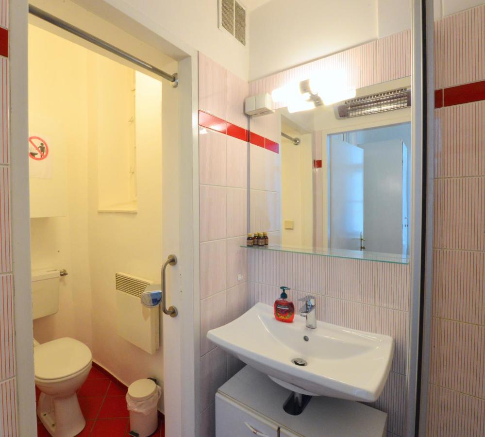 Charming With Balcony In Hip & Trendy Margareten Виена Екстериор снимка