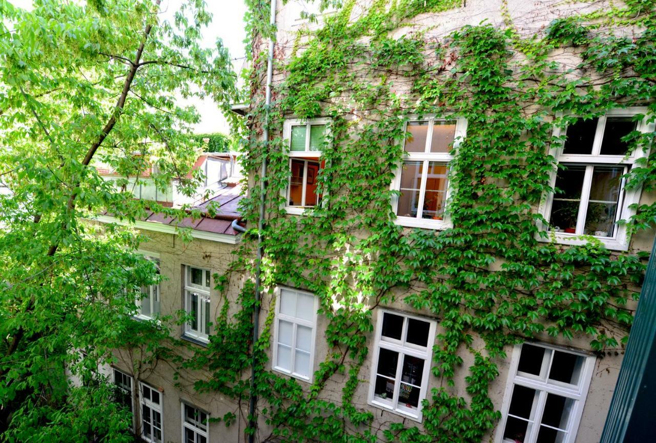 Charming With Balcony In Hip & Trendy Margareten Виена Екстериор снимка